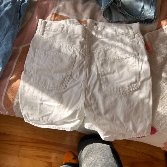 UNIQLO Jeans short en denim blanc / UNIQLO white denim jean shorts - Picture 2 of 3